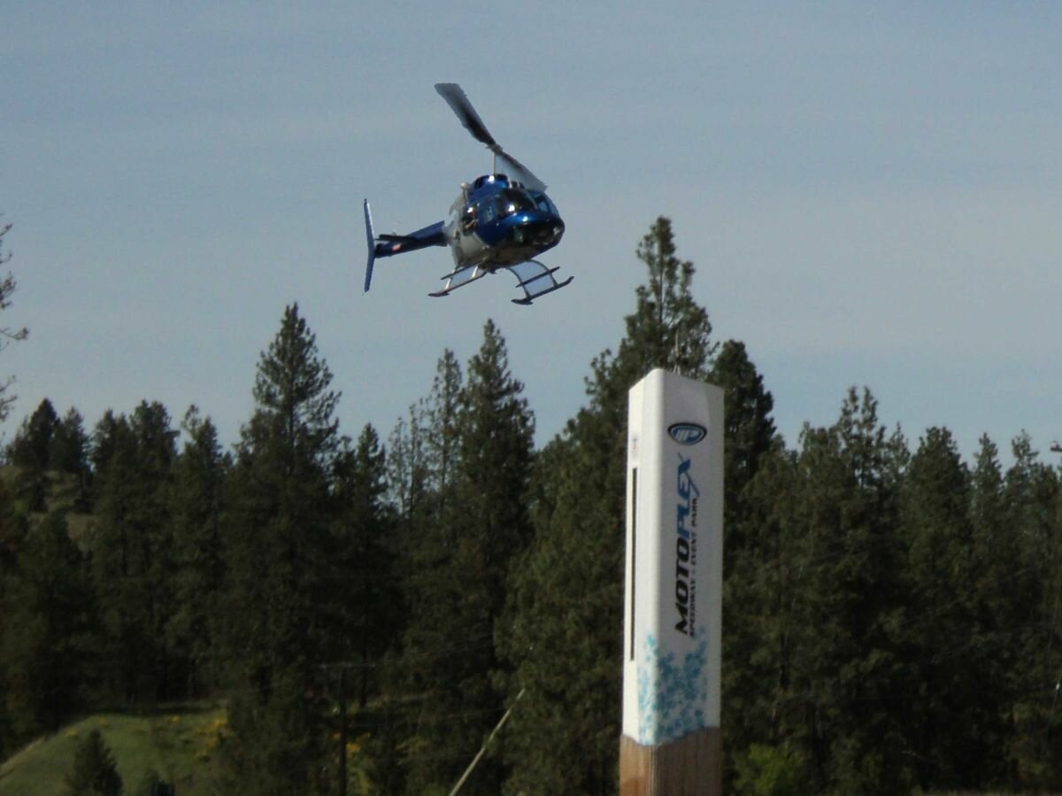 <b>HELICOPTER RIDES!!<b></b>